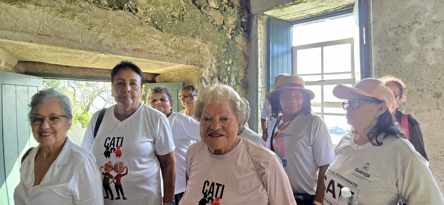 Idosos do CATI participam de atividade especial na Fortaleza da Barra Grande