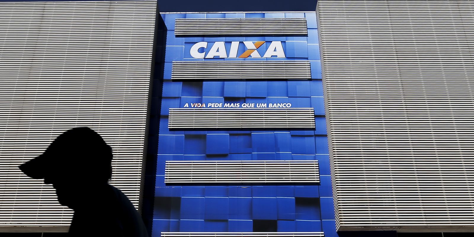 Lucro líquido da Caixa recua 34% no 1º trimestre, impactado por novas provisões para crédito