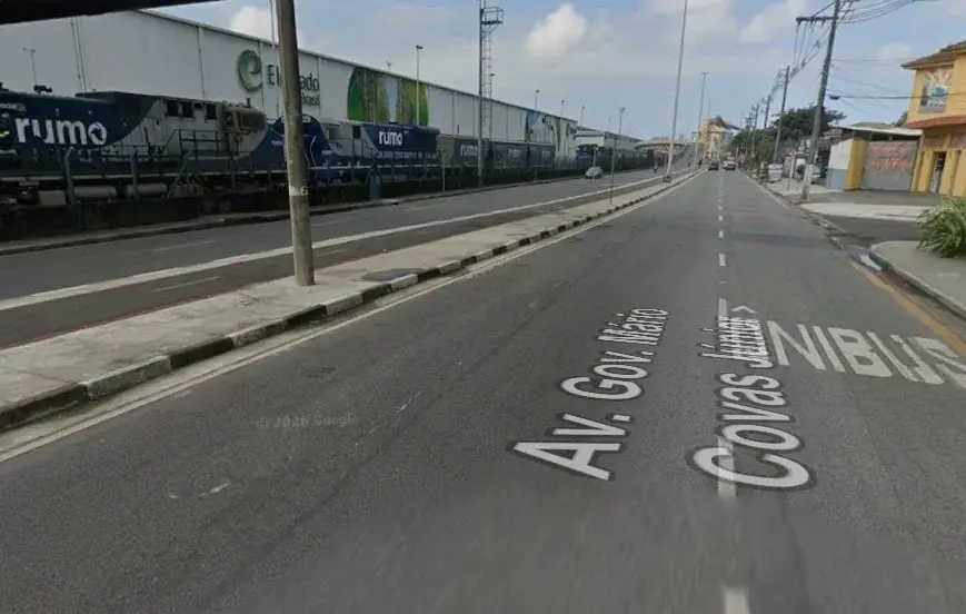 Motociclista morre após perder controle do veículo e colidir com poste em Santos