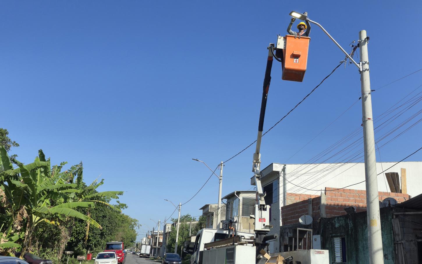 Prefeitura amplia iluminação pública na Avenida João Baptista Furlani, no Jardim Progresso