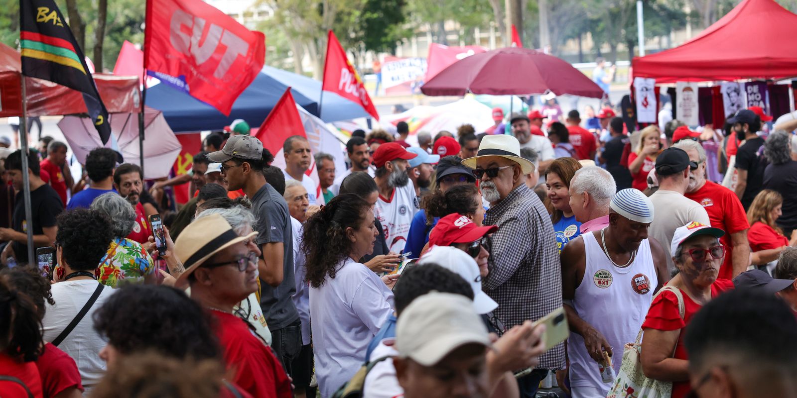Sindicatos promovem manifestação pelo direito ao descanso e contra a escala 6x1