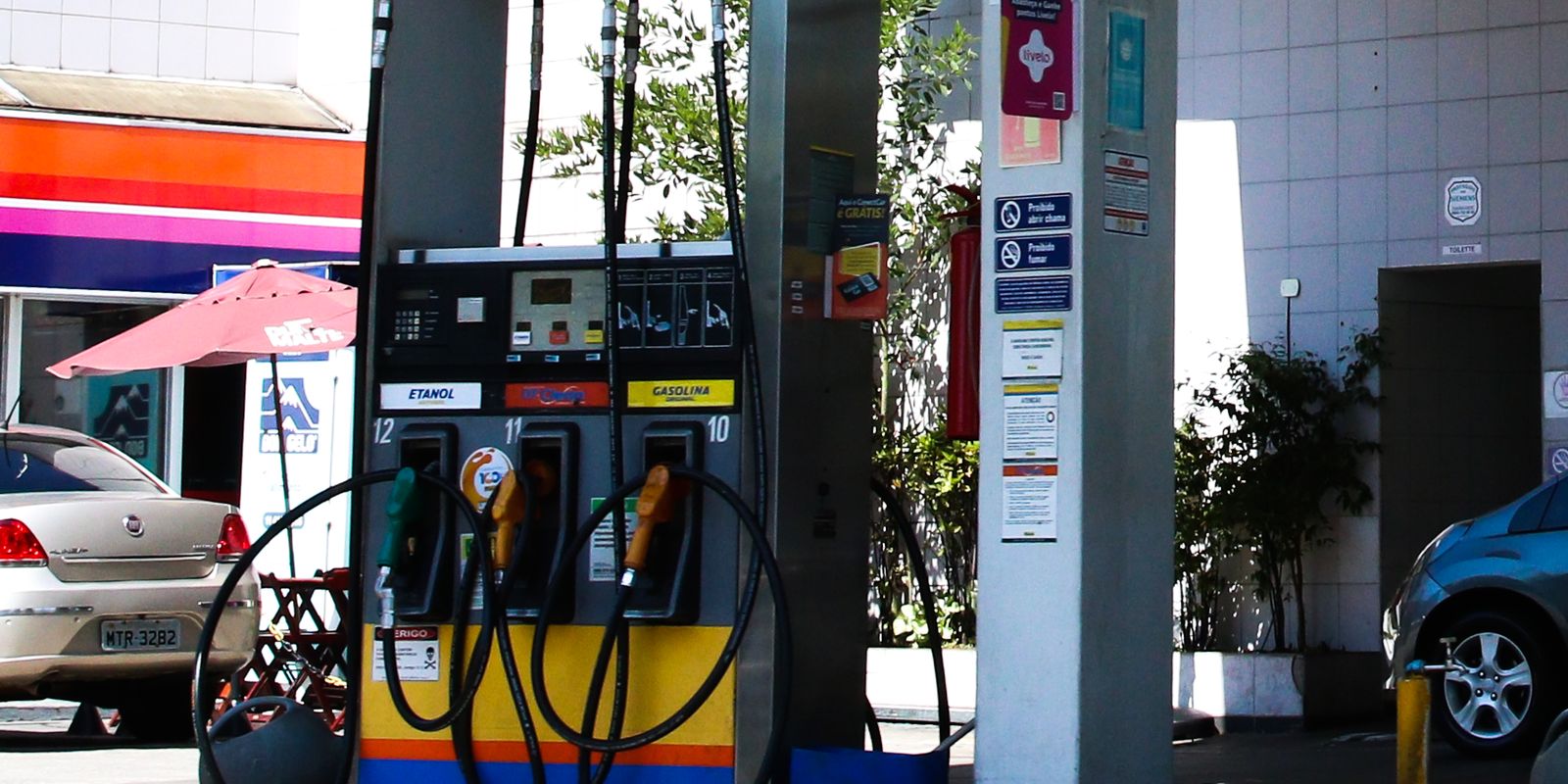 Queda da gasolina em maio alivia a inflação, impulsionada por etanol e subvenção