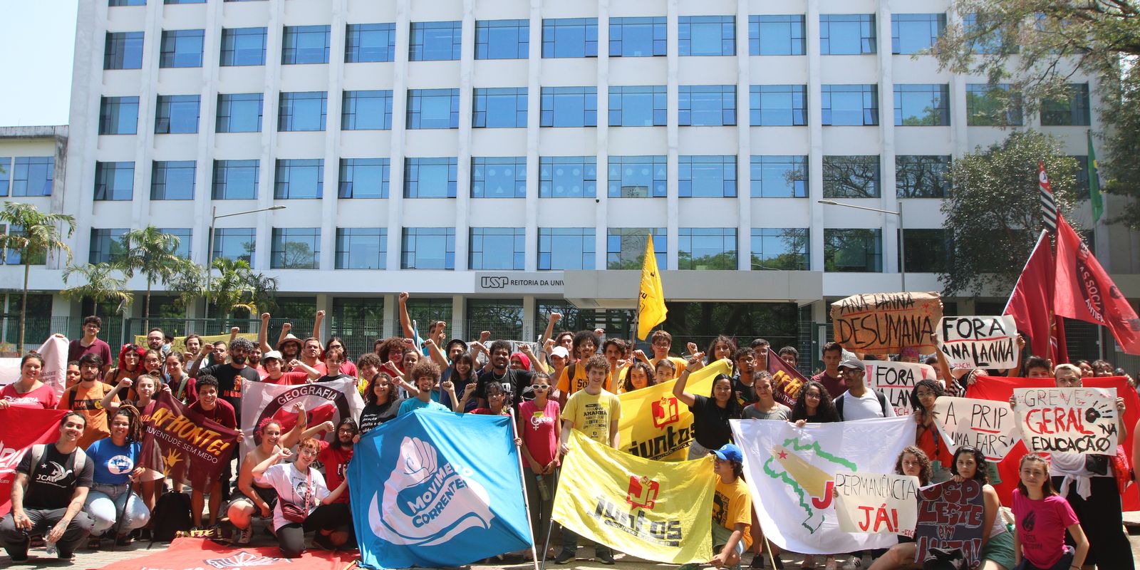 Estudantes da USP finalizam greve de quase dois meses