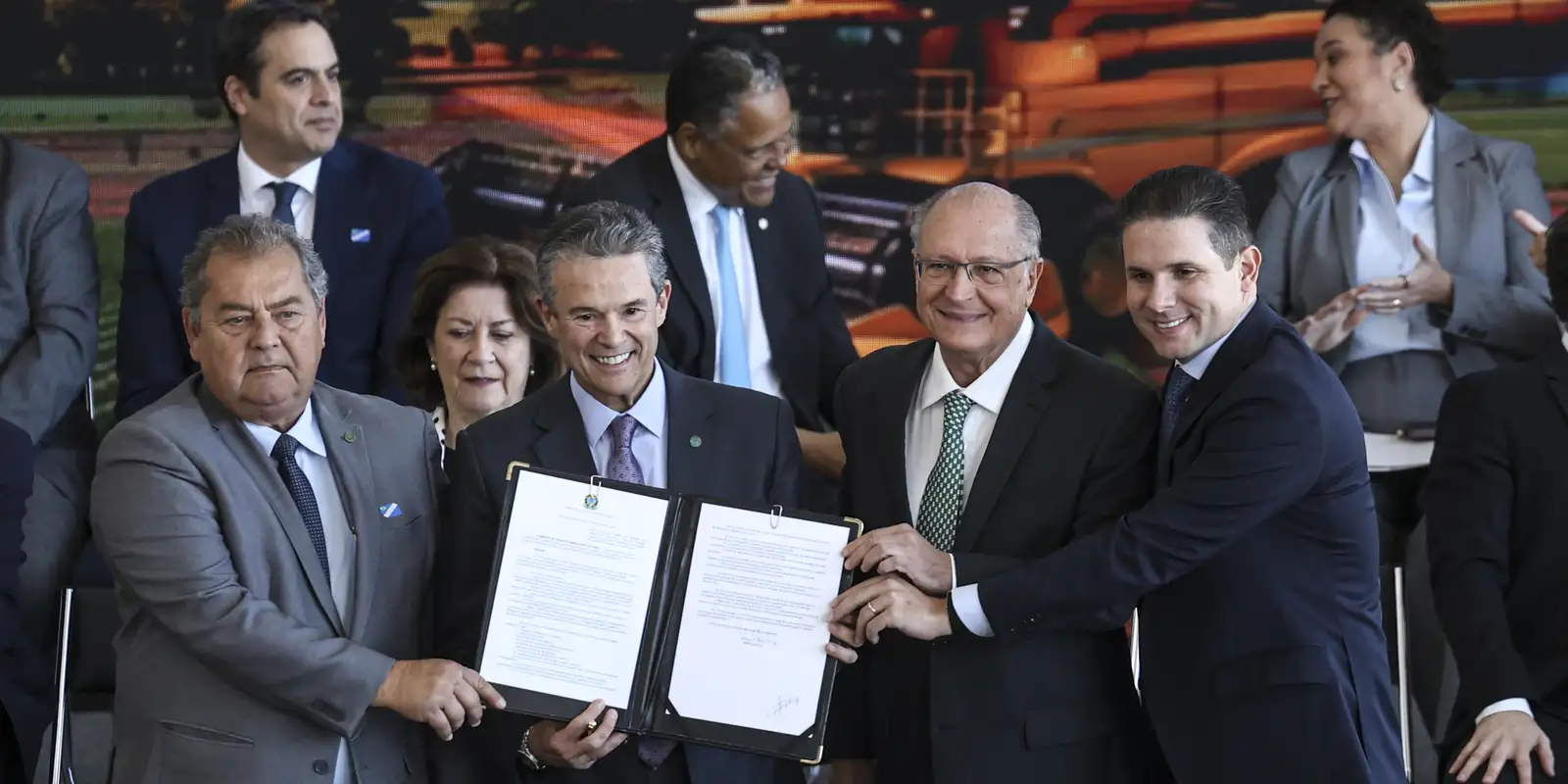 Governo federal anuncia Plano Safra 2026/2027 com R$ 525,1 bilhões em recursos para a agropecuária