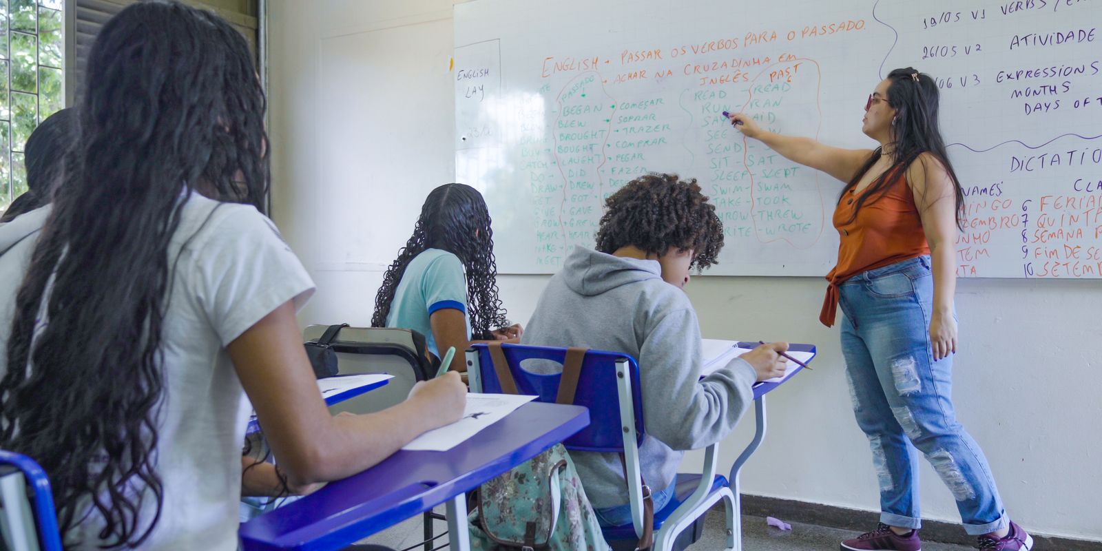 PND de 2025 impulsiona contratação de mais de 10 mil professores