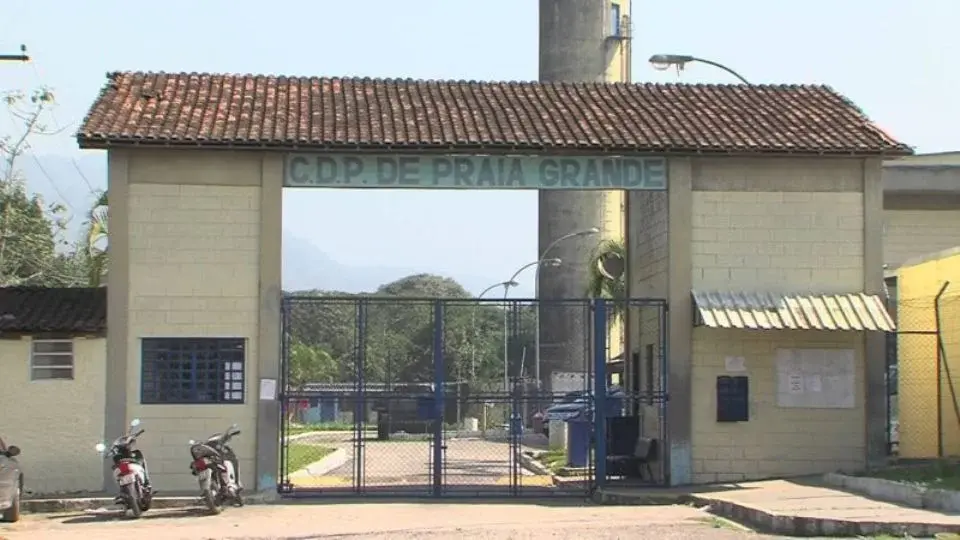 Mais de 2,2 mil detentos recebem autorização para saída temporária na Baixada Santista