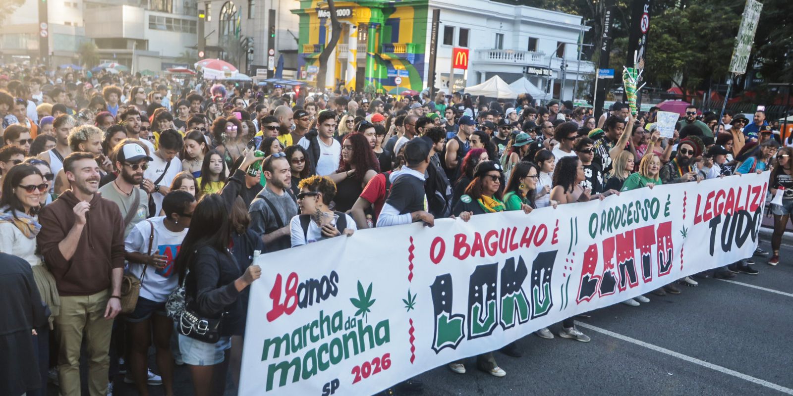 Manifestantes em São Paulo pedem a legalização da maconha e o avanço da cannabis medicinal