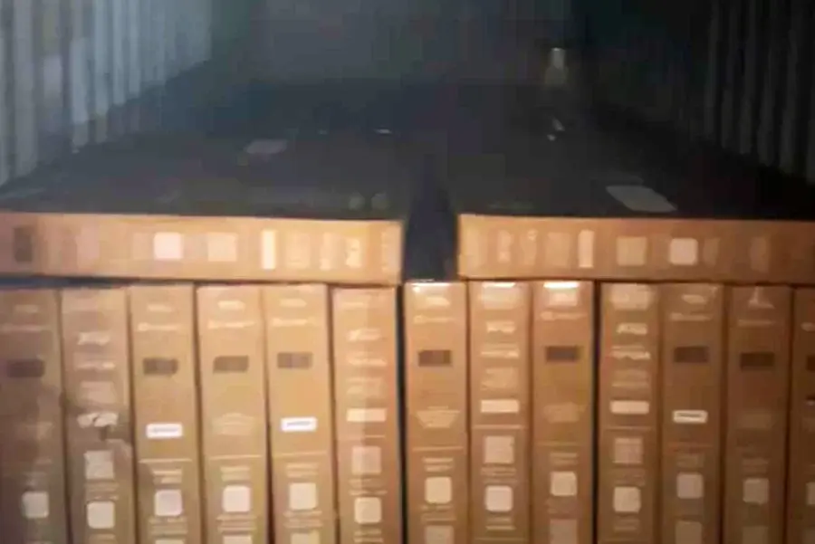 Motorista de caminhão é preso e Polícia recupera carga roubada de R$ 715 mil em Cubatão; VÍDEO