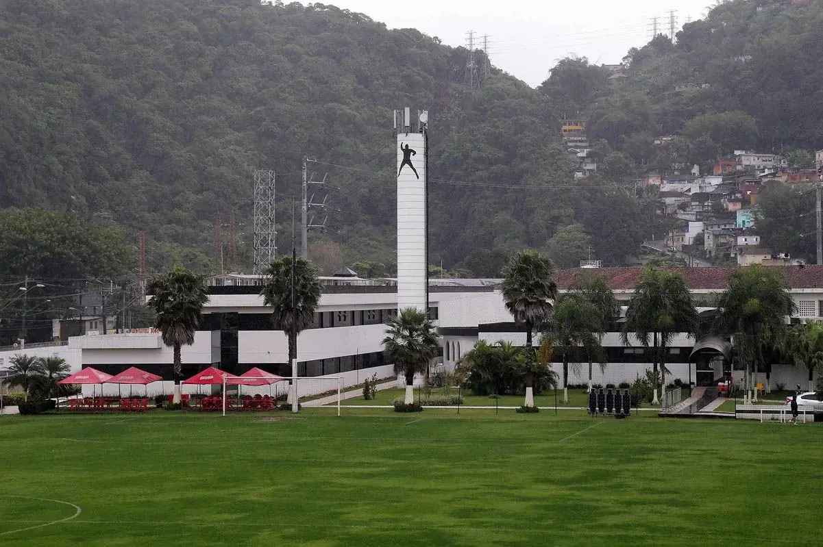 MPF pede suspensão de leilão do CT Rei Pelé e aponta riscos ao patrimônio público