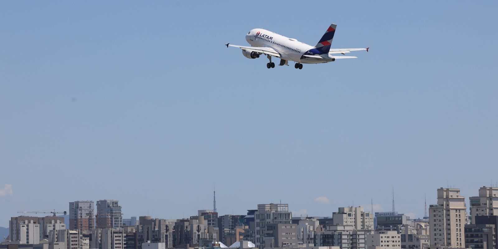 Petrobras anuncia redução de 14,2% no preço do querosene de aviação