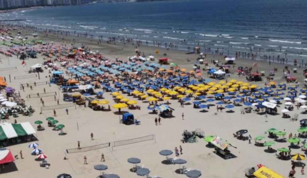 Projeto de lei propõe proibir cigarro nas praias de Santos