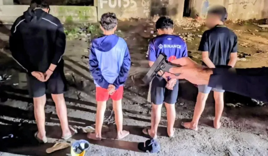Quatro adolescentes são detidos com simulacro de arma de fogo após tentativa de roubo em Cubatão