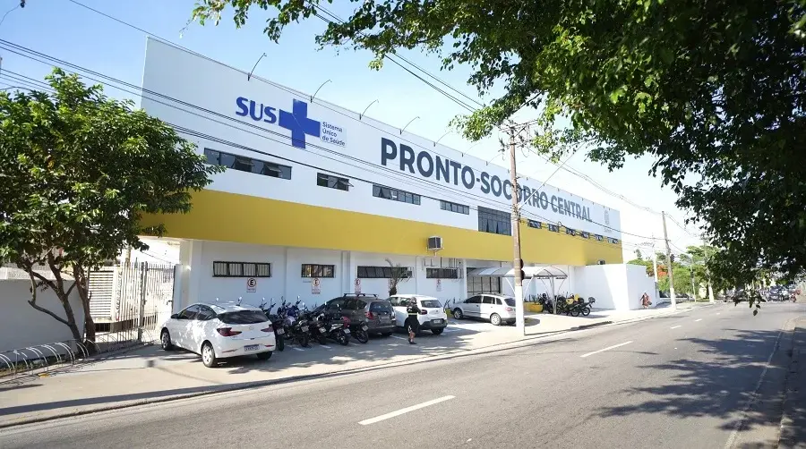Servente é baleado na nuca enquanto seguia para o trabalho em São Vicente