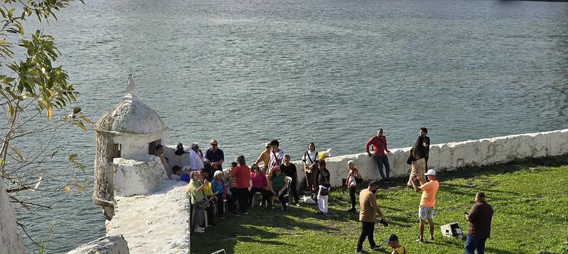 Coral da Terceira Idade participa de apresentação na Fortaleza da Barra