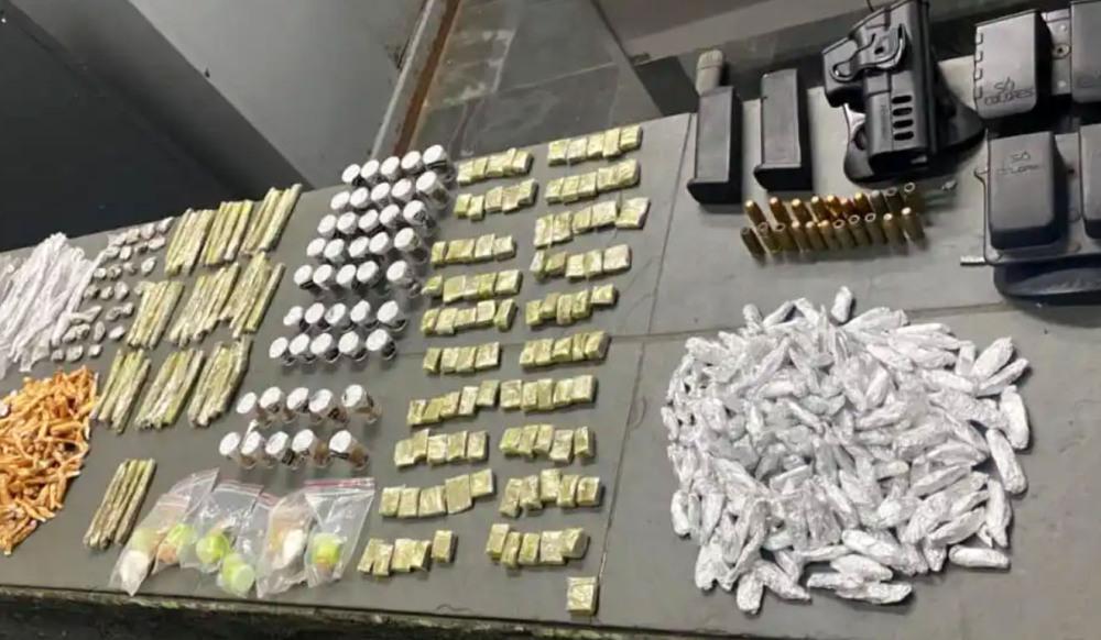 Criminoso é preso com grande quantidade de drogas e munições em São Vicente