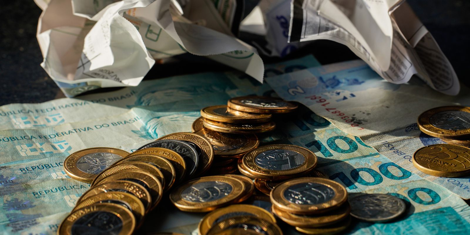 Economia brasileira cresce 0,7% em maio, impulsionada pelo consumo das famílias, revela FGV