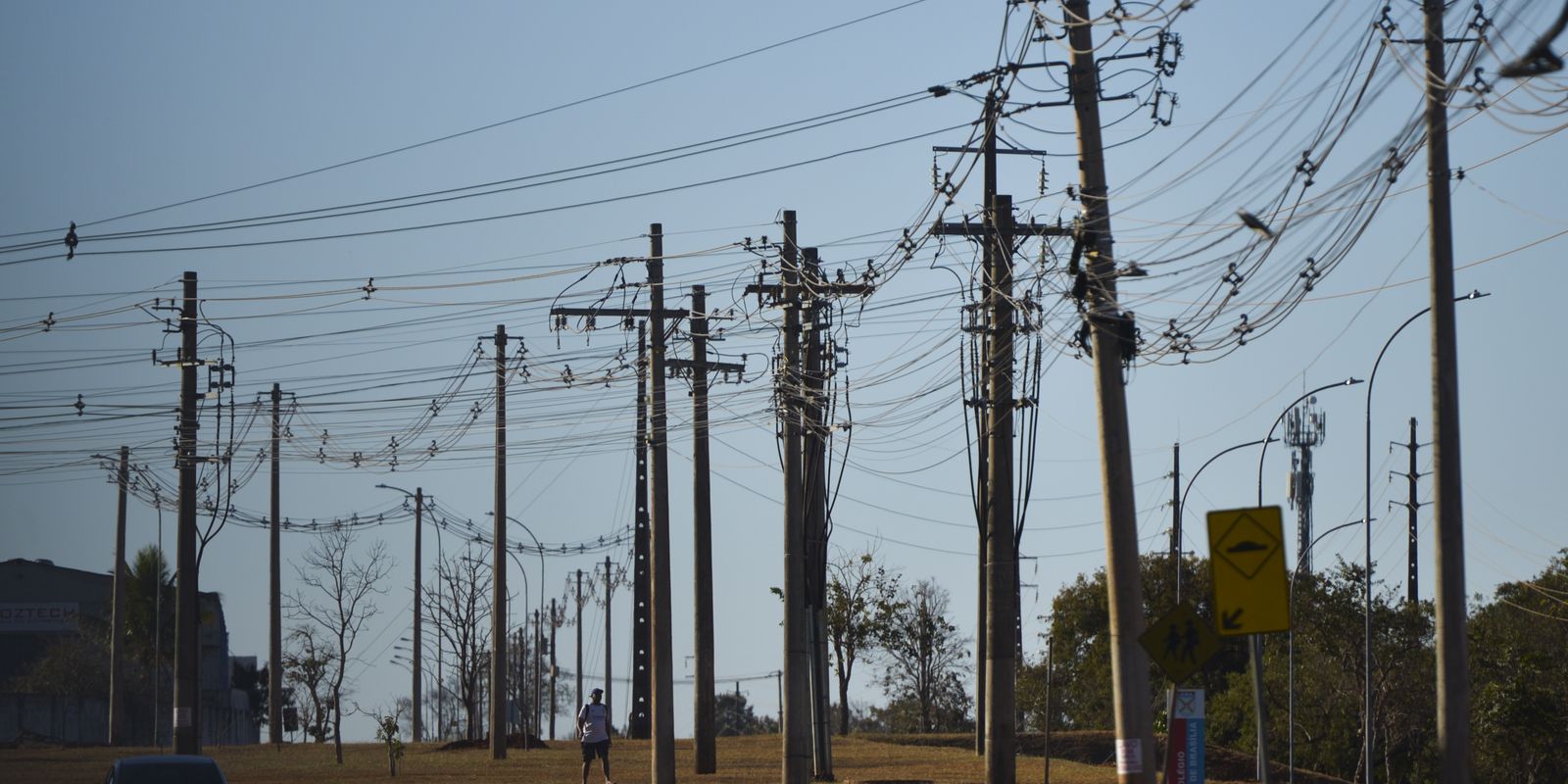 Acidentes com a rede elétrica crescem no Brasil em 2025, mas óbitos diminuem