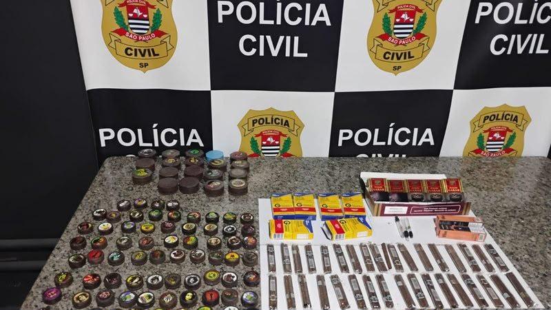 Polícia Civil apreende Viagra, cigarros eletrônicos e charutos em adega de Guarujá