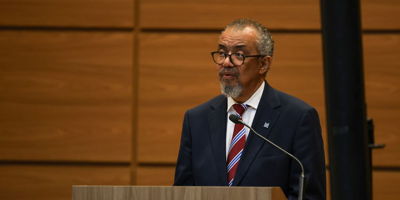 Risco global para o surto de ebola na África é baixo, afirma diretor da OMS