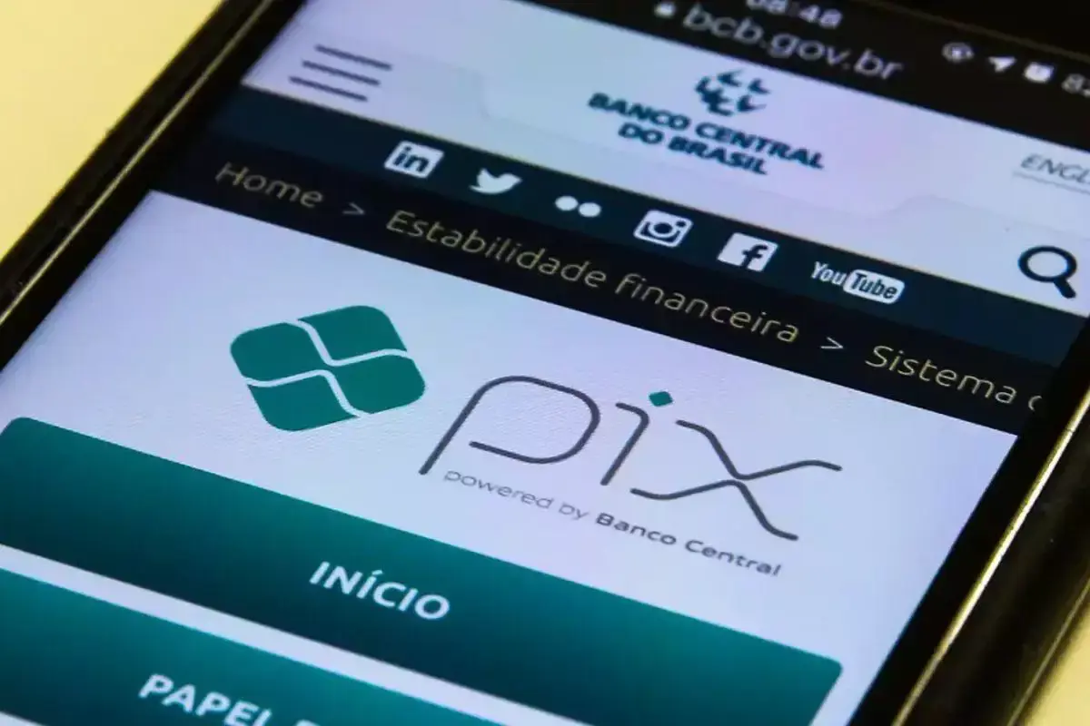 Senado aprova projeto que cria pagamento automático da pensão alimentícia via Pix