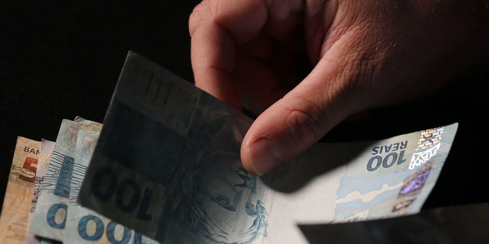 Abono salarial de 2026 é liberado para trabalhadores nascidos em setembro e outubro