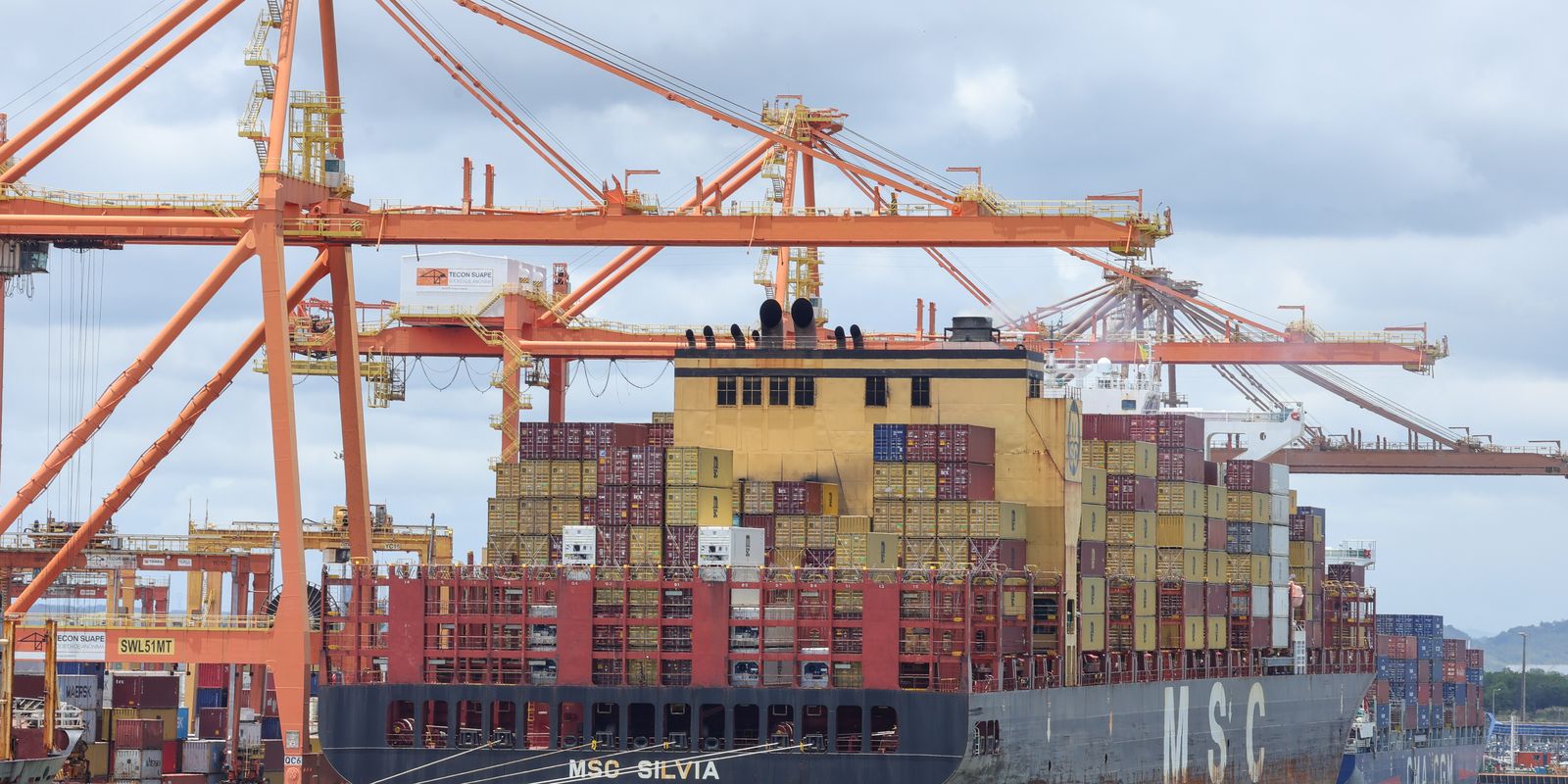 Brasil tem superávit de US$ 7 bilhões na balança comercial em julho