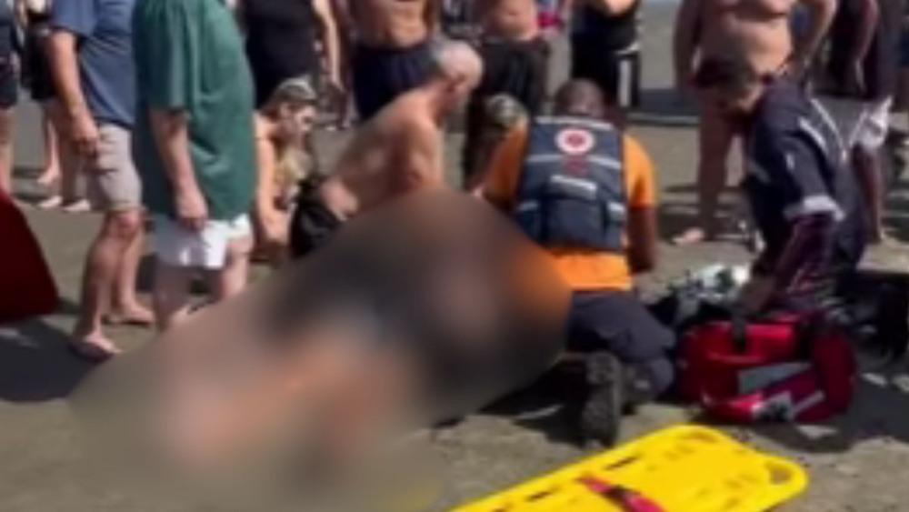 Banhista morre após se afogar na praia do Canto do Forte