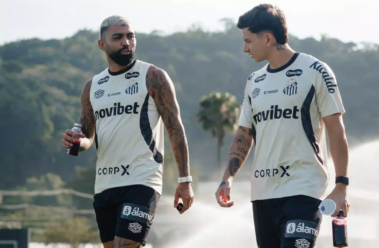 Corinthians x Santos: saiba onde assistir ao vivo, prováveis escalações e tudo sobre o clássico do Brasileirão