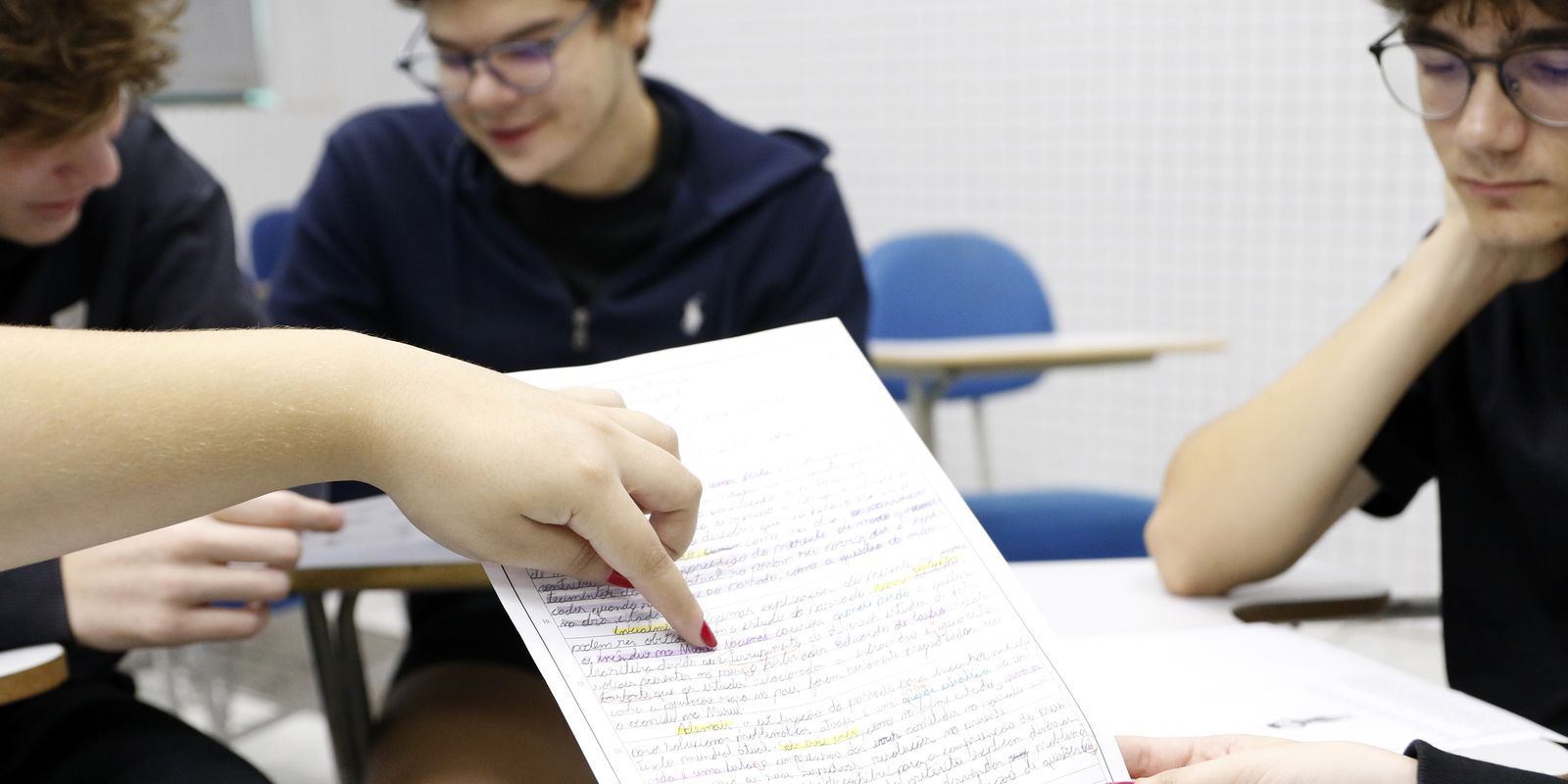 Inep publica manual oficial com regras da prova de redação do Encceja