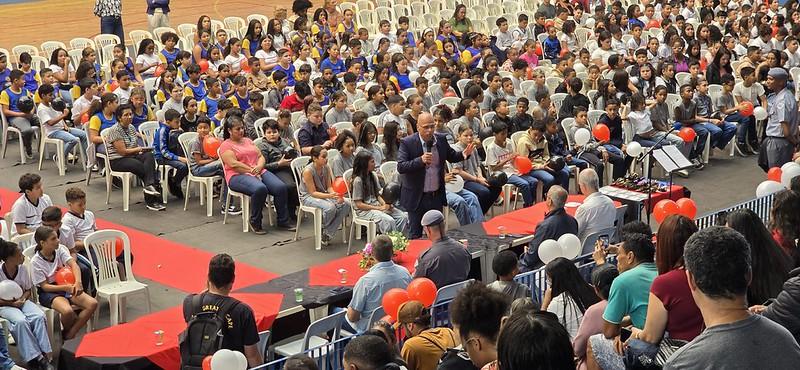 Guarujá forma mais de 500 alunos no PROERD