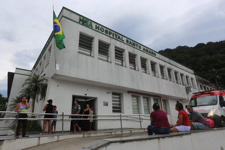 Homem é socorrido em estado grave após ser esfaqueado em Guarujá