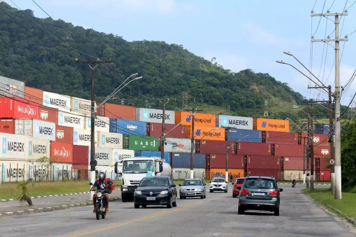 Implantação de zona retroportuária em Guarujá ainda está sob análise