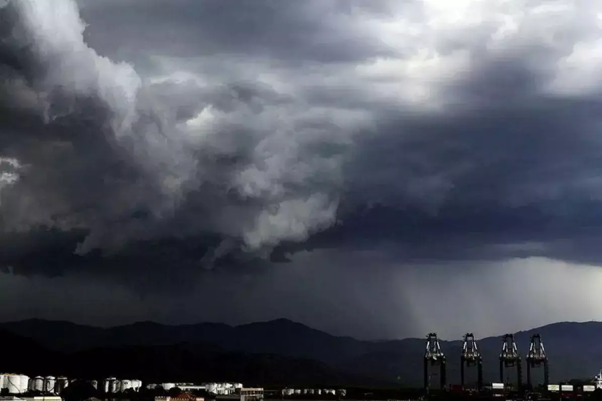 Litoral de São Paulo entra em alerta para tempestades e ventos de mais de 75 km/h