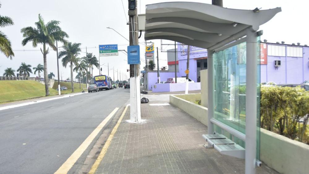 Praia Grande inicia manutenção de abrigos de ônibus
