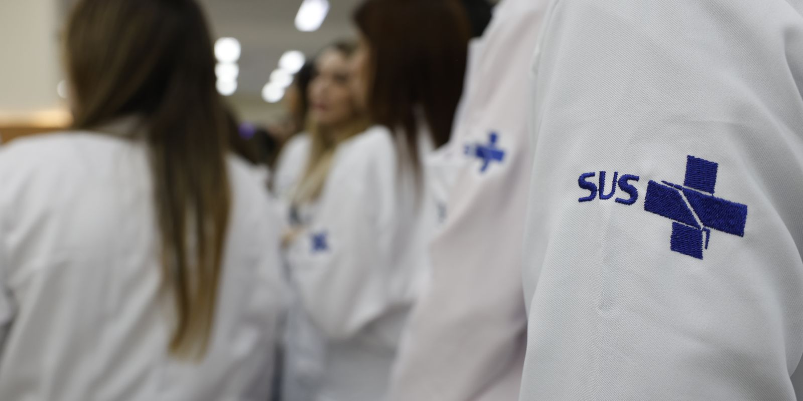 Mais Médicos Especialistas garante a permanência de 676 profissionais no SUS