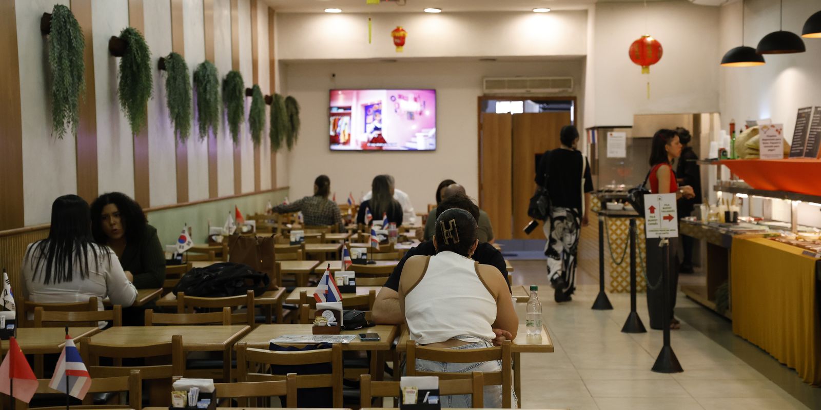 Setor de serviços emprega 15,9 milhões de pessoas em 2024