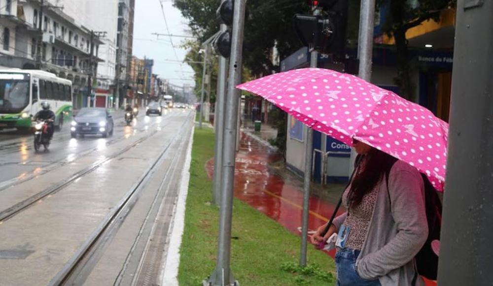 Baixada Santista deve ter sol e chuva no fim de semana
