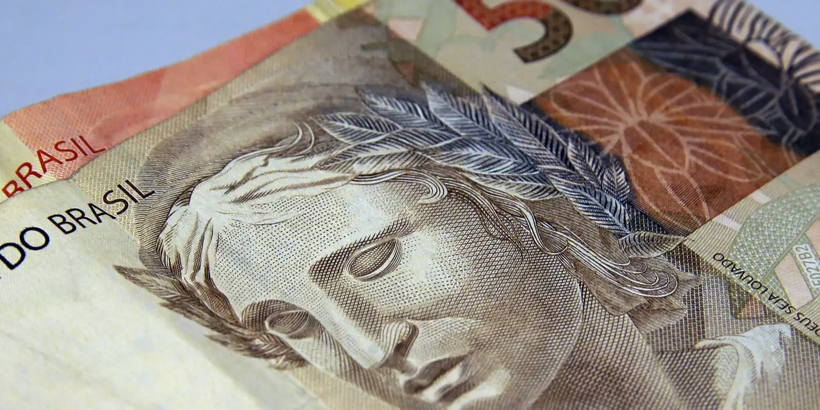 Saques na caderneta de poupança chegam a R$ 10,5 bilhões em agosto