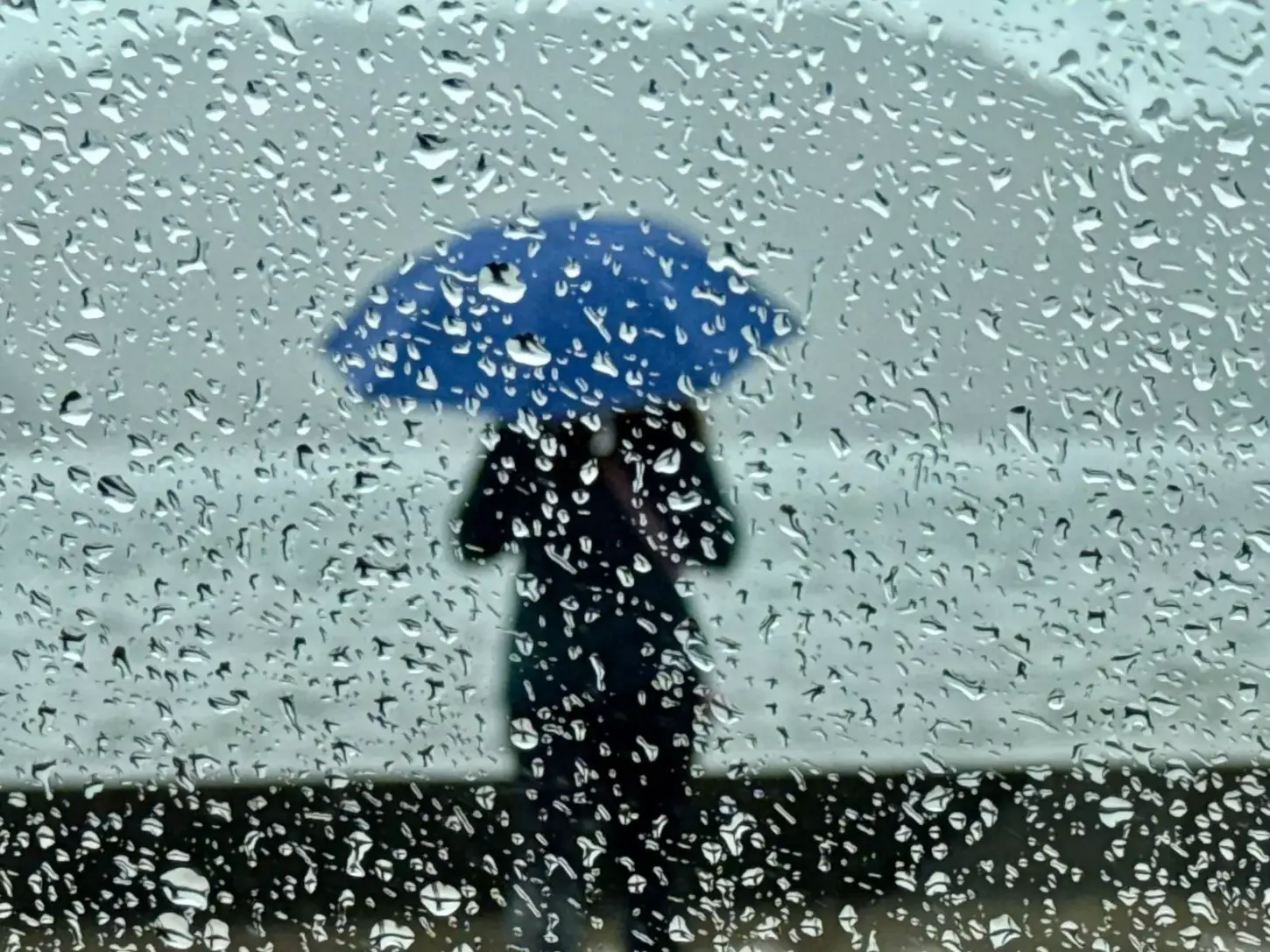 Chuva intensa já tem data para atingir o litoral de São Paulo com raios e ventos fortes; veja quando