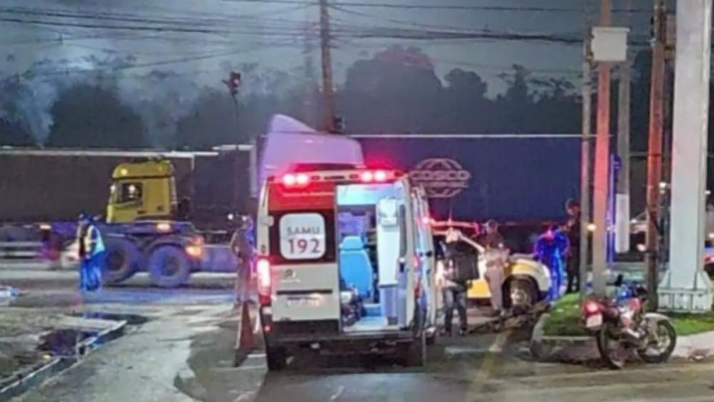 Homem morre após ser atropelado em Guarujá; caminhoneiro fugiu