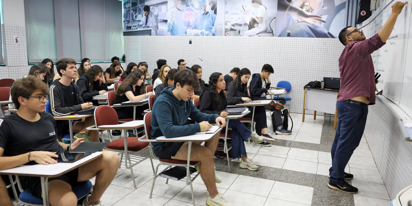 Prova nacional docente atrai mais de dois mil municípios e vinte e três estados