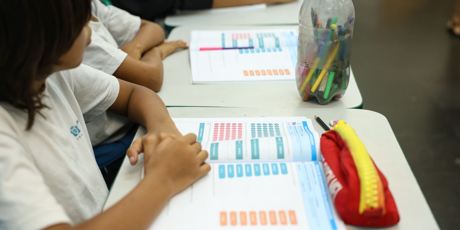 Novo programa de bolsas para educação básica é oficializado no país