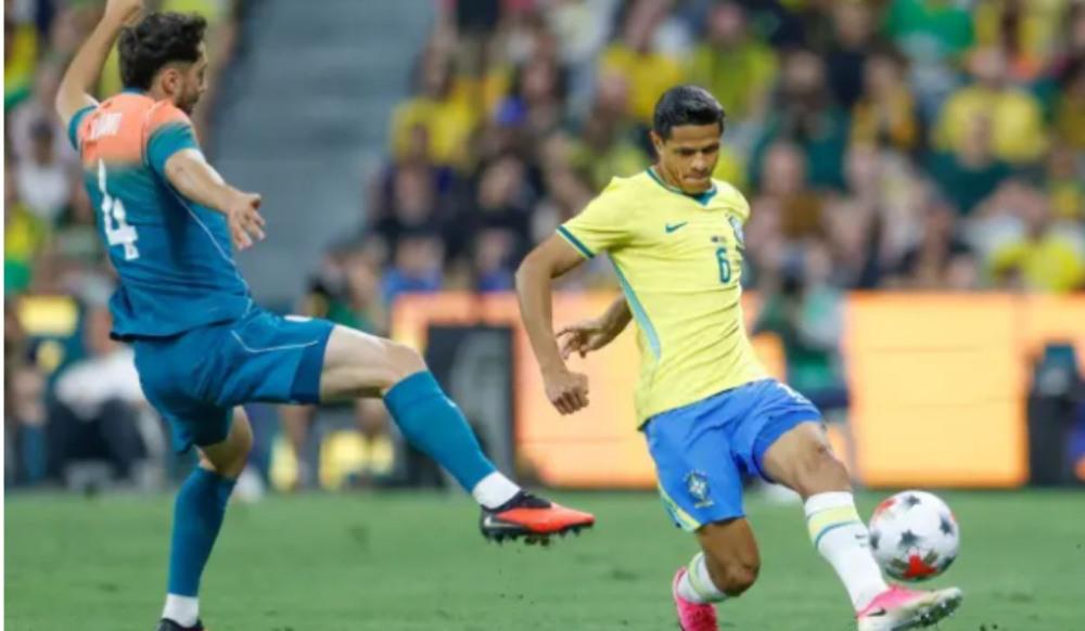 Seleção repete problemas da Copa e só empata com Austrália no último lance