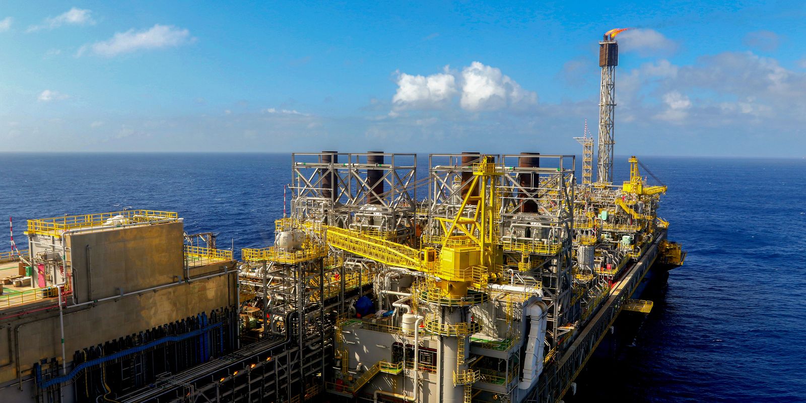 ANP realiza maior leilão de petróleo da história com mais de 320 blocos
