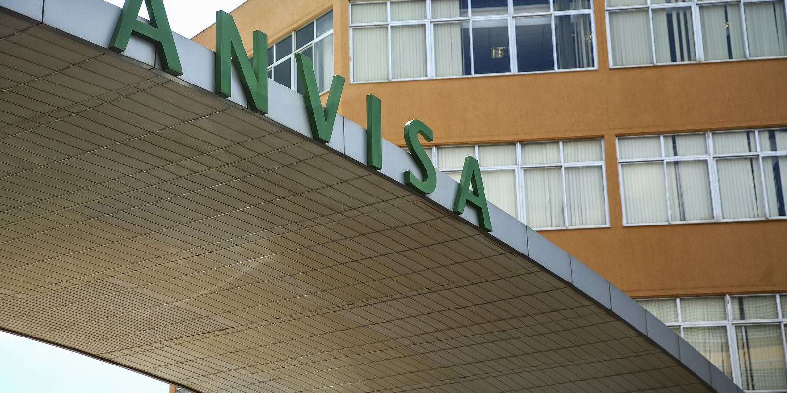 Anvisa suspende propaganda de suplementos alimentares com promessas falsas