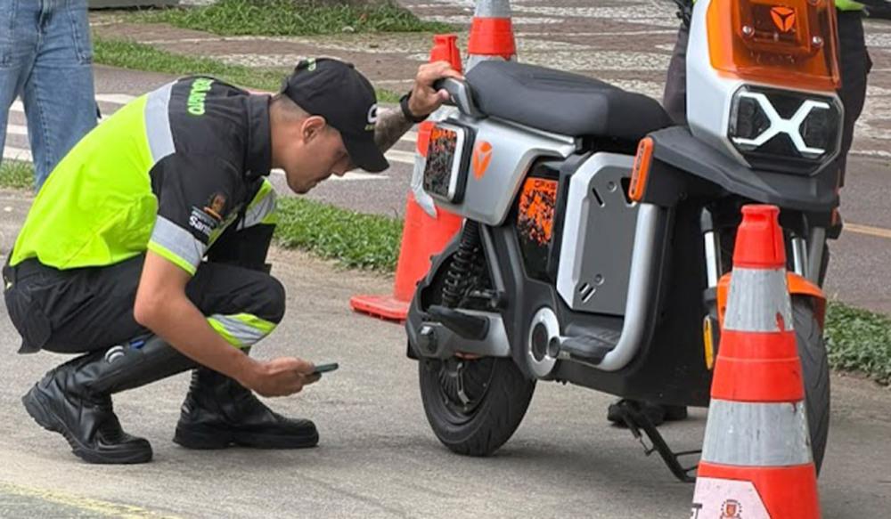 CET-Santos fiscaliza bicicletas elétricas e ciclomotores e recolhe sete veículos