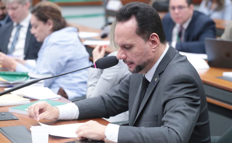Comissão aprova incentivo fiscal para combate ao desemprego no Brasil