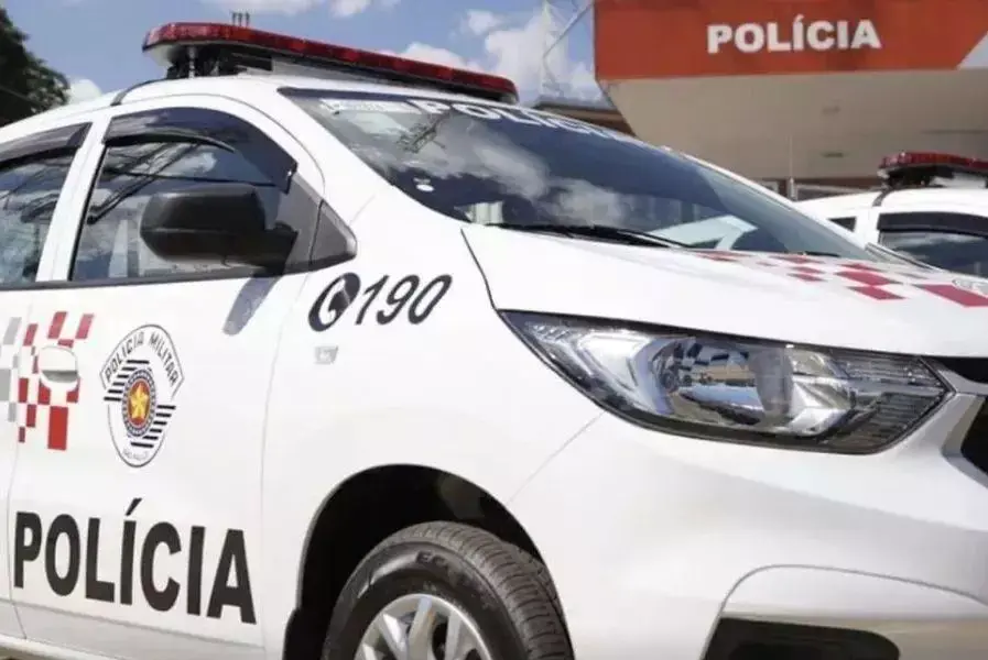 Falsos entregadores armados invadem prédio no Campo Grande, em Santos, e roubam moradores