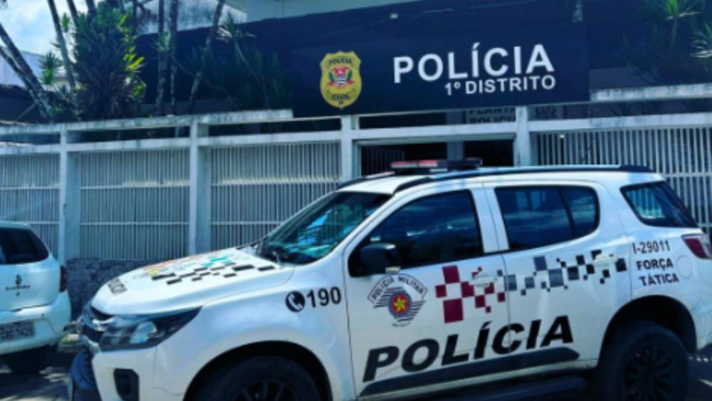 Homem cai durante fuga após furtar celular e é preso em Itanhaém