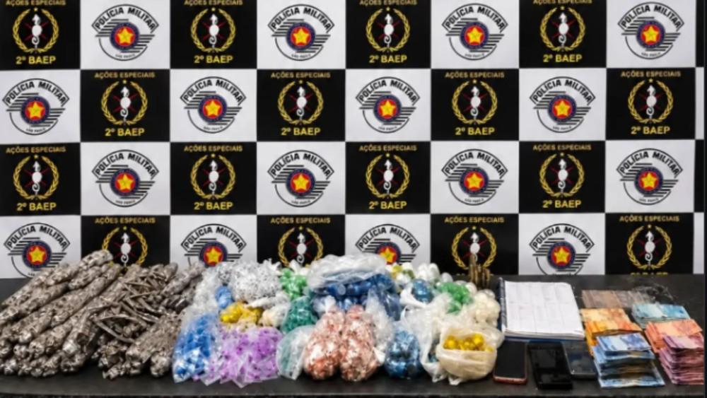 Homem é preso com quase 10 kg de drogas e mais de R$ 10 mil em São Vicente